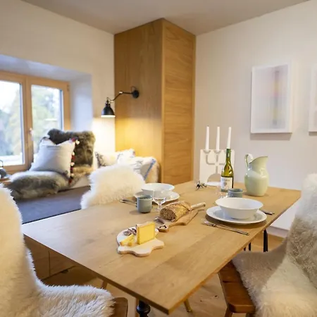 Chasa Uina Apartman *